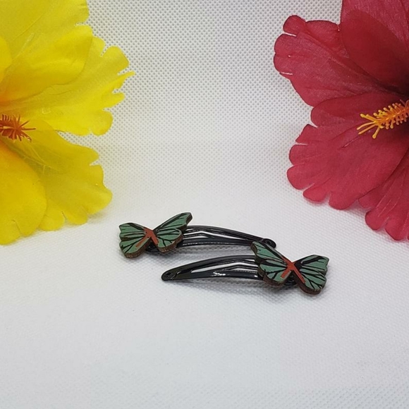 Butterfly Hair Barrette - Picture 3 of 3